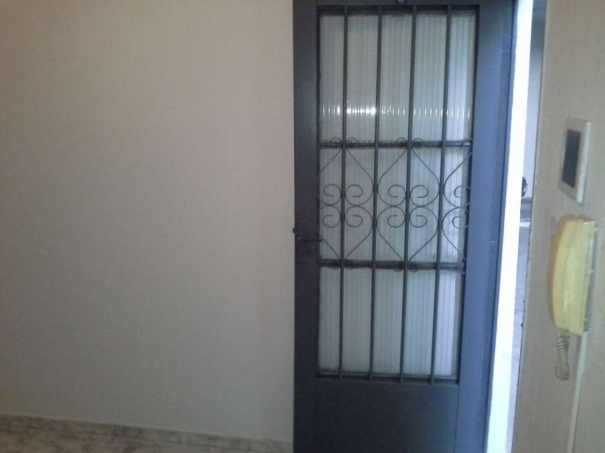 Apartamento com 1 Quarto para Alugar, 40 m² por R$ 650/Mês Rua Jequiriça, 83 - Penha, Rio de Janeiro - RJ