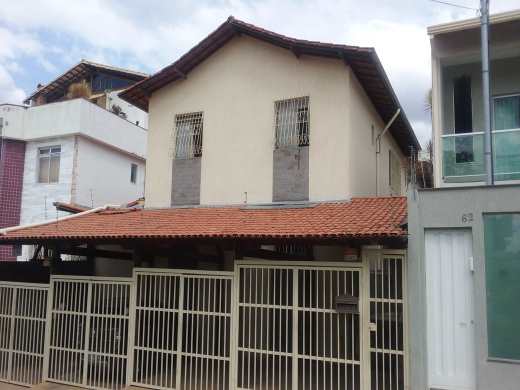 Casa com 2 Quartos à Venda, 70 m² por R$ 229.000 Copacabana, Belo Horizonte - MG