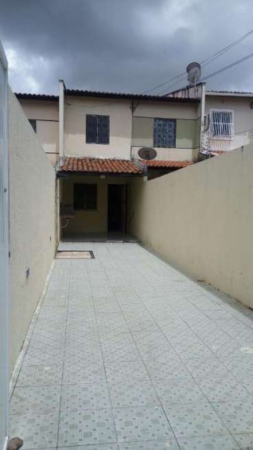 Casa com 2 Quartos para Alugar, 75 m² por R$ 660/Mês Messejana, Fortaleza - CE