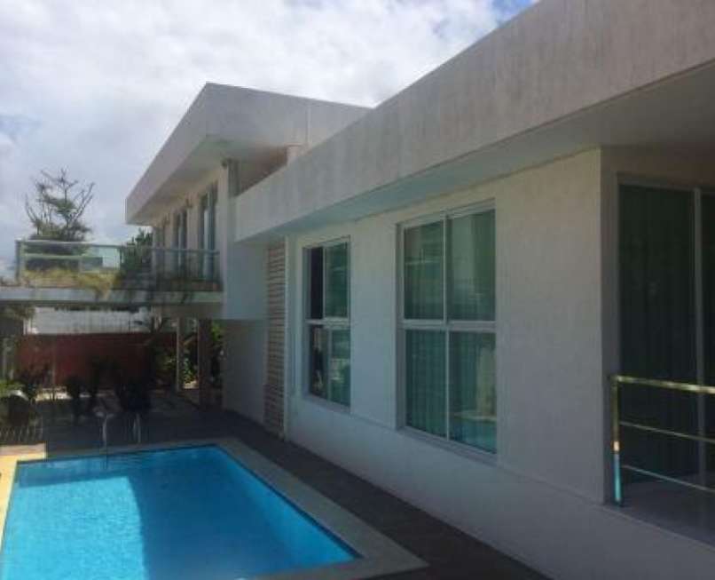 Casa com 3 Quartos à Venda, 250 m² por R$ 880.000 Bessa, João Pessoa - PB