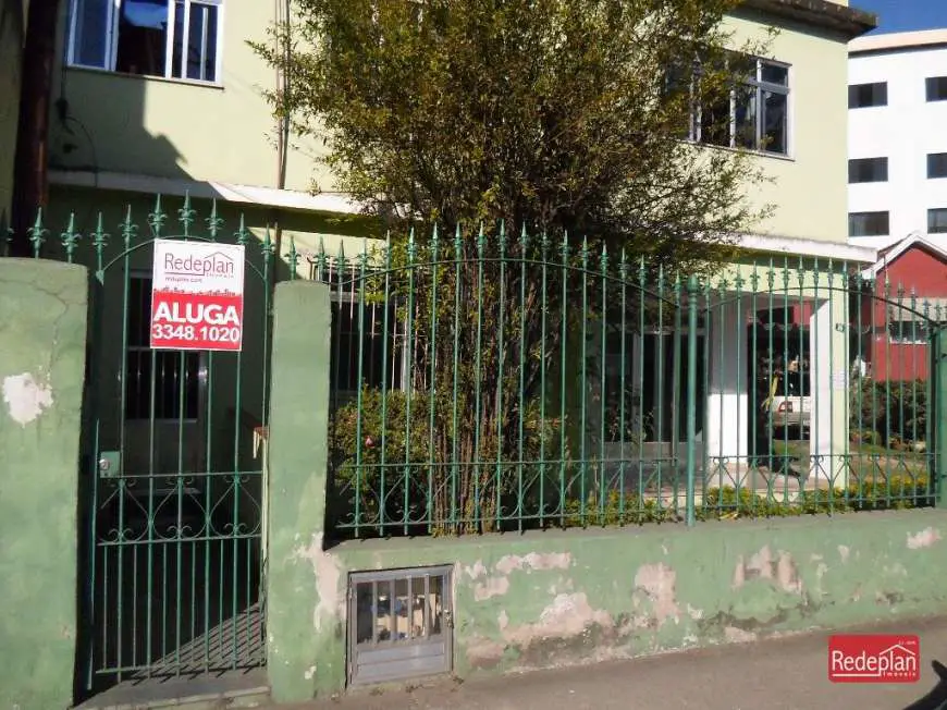Apartamento com 2 Quartos para Alugar, 55 m² por R$ 1.000/Mês Ano Bom, Barra Mansa - RJ