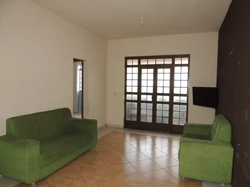 Apartamento com 3 Quartos para Alugar, 70 m² por R$ 750/Mês Rua Alvorada, 322 - Manoel Valinhas, Divinópolis - MG