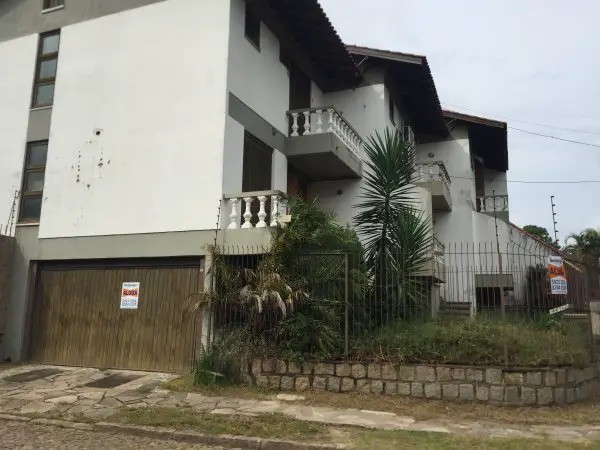 Casa com 3 Quartos para Alugar, 250 m² por R$ 2.700/Mês Avenida Imperial, 67 - Ipanema, Porto Alegre - RS