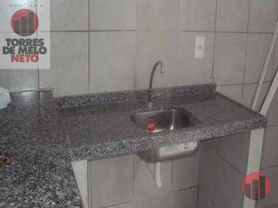 Casa com 2 Quartos para Alugar, 70 m² por R$ 600/Mês Rua R, 779 - Castelão, Fortaleza - CE