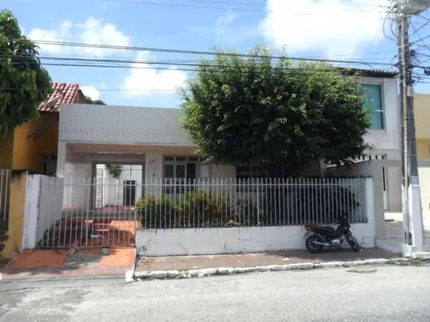 Casa com 3 Quartos para Alugar, 150 m² por R$ 1.900/Mês Rua Porto da Folha, 833 - Suíssa, Aracaju - SE