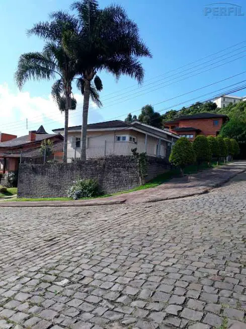 Casa com 3 Quartos à Venda, 174 m² por R$ 780.000 Rua Daniel Dip, 119 - Colina Sorriso, Caxias do Sul - RS