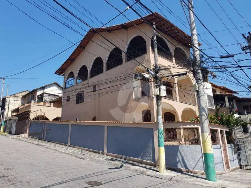 Casa com 5 Quartos à Venda, 276 m² por R$ 790.000 Nova Cidade, São Gonçalo - RJ