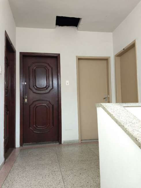 Apartamento com 3 Quartos para Alugar, 100 m² por R$ 950/Mês Rua Maracá - Amazonas, Contagem - MG