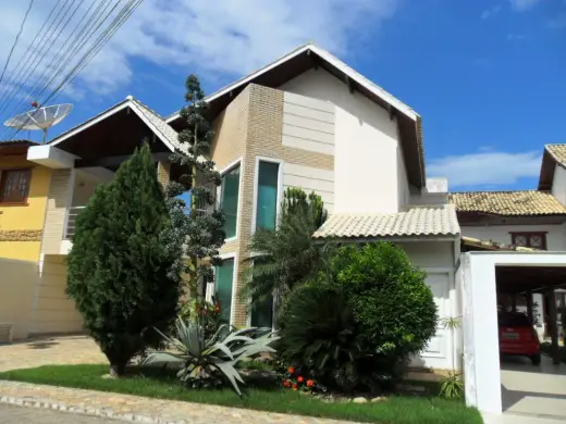 Casa de Condomínio com 3 Quartos para Alugar por R$ 5.000/Mês Horto Municipal, Campos dos Goytacazes - RJ