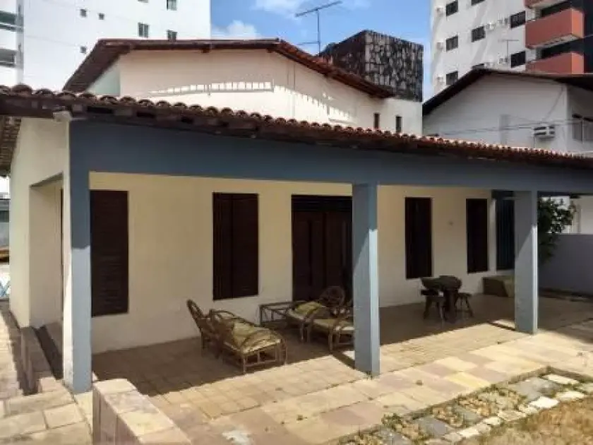 Casa com 4 Quartos para Alugar, 500 m² por R$ 15.000/Mês Bessa, João Pessoa - PB