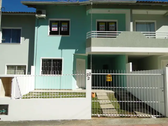 Casa com 2 Quartos para Alugar, 108 m² por R$ 1.200/Mês Rua Almerinda Francisco dos Santos, 22 - Real Parque, São José - SC