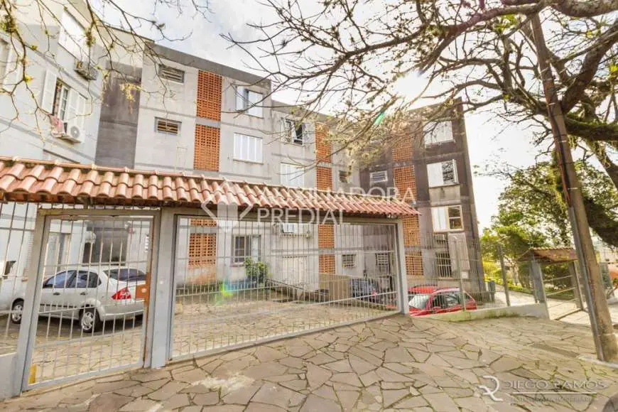 Apartamento com 2 Quartos para Alugar, 41 m² por R$ 750/Mês Rua Hipólito da Costa, 241 - Santa Tereza, Porto Alegre - RS