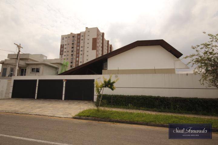 Casa com 4 Quartos para Alugar, 582 m² por R$ 9.500/Mês São Pedro, São José dos Pinhais - PR
