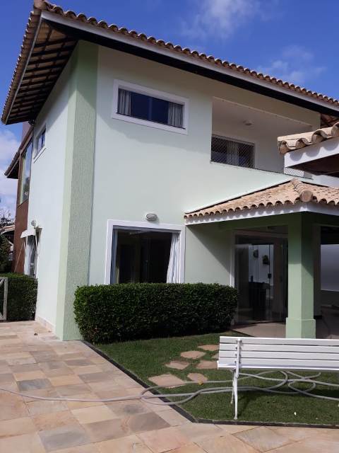 Casa com 4 Quartos para Alugar, 250 m² por R$ 5.000/Mês Rua Ana C. B. Dias, 23 - Buraquinho, Lauro de Freitas - BA