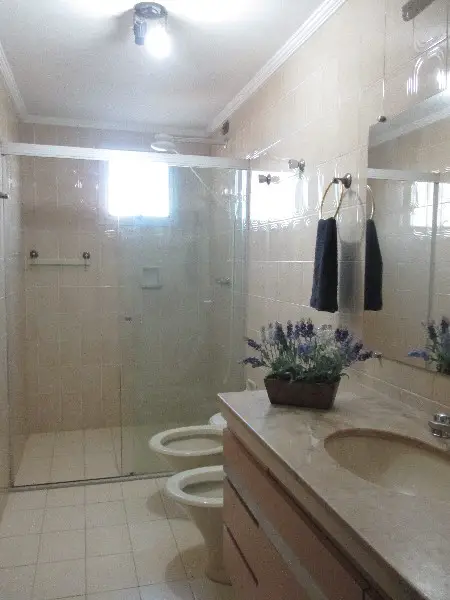 Apartamento com 4 Quartos para Alugar por R$ 2.400/Mês Fundinho, Uberlândia - MG