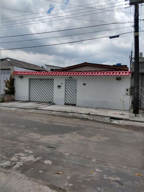 Casa com 4 Quartos para Alugar, 98 m² por R$ 1.800/Mês Rua Kumamoto, 10 - Parque Dez de Novembro, Manaus - AM