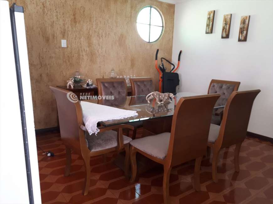Casa com 4 Quartos à Venda, 102 m² por R$ 750.000 Vila Belém, Contagem - MG