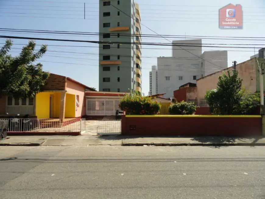 Casa com 3 Quartos à Venda, 702 m² por R$ 520.000 Alecrim, Natal - RN