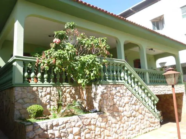 Casa com 5 Quartos à Venda, 380 m² por R$ 995.000 Avenida D - Jardim Goiás, Goiânia - GO