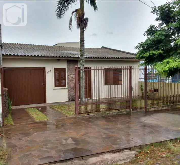 Casa com 3 Quartos à Venda por R$ 380.000 Rua José Gabriel de Moraes Brenner, 995 - Tancredo Neves, Santa Maria - RS