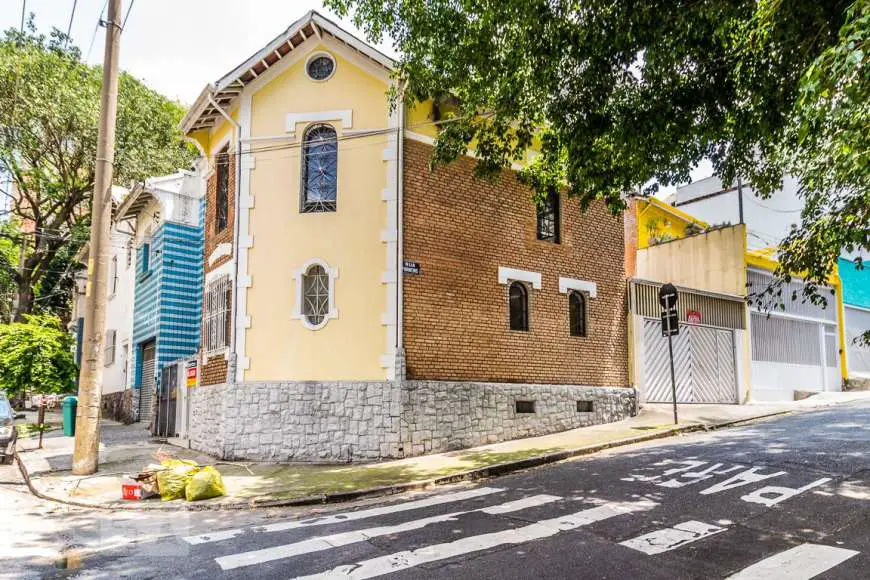 Casa com 5 Quartos para Alugar, 200 m² por R$ 5.000/Mês Rua Lavradio, 73 - Barra Funda, São Paulo - SP