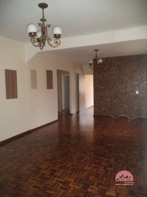 Casa com 3 Quartos para Alugar, 426 m² por R$ 1.600/Mês Rua Hermes Vessaro, 449 - São Cristovão, Cascavel - PR