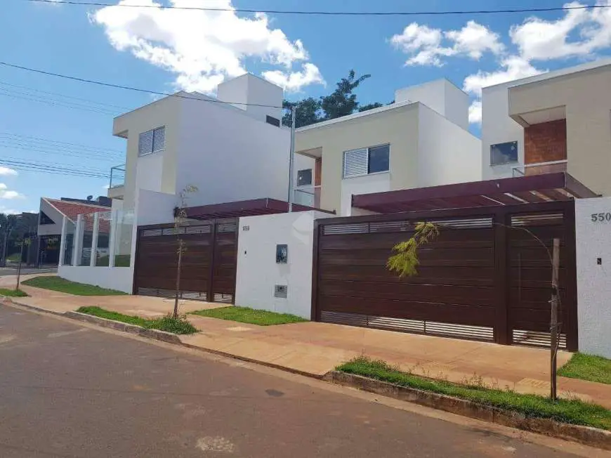 Sobrado com 3 Quartos à Venda, 119 m² por R$ 439.998 Rua Amphilóquio Ribeiro Júnior - Vila do Polonês, Campo Grande - MS