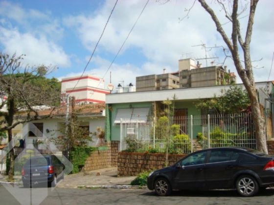 Casa com 3 Quartos à Venda, 250 m² por R$ 800.000 Rua Governador Roberto Silveira, 20 - Centro, Canoas - RS