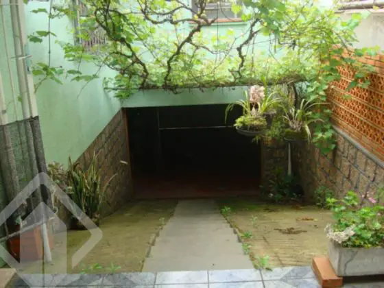 Casa com 3 Quartos à Venda, 250 m² por R$ 800.000 Rua Governador Roberto Silveira, 20 - Centro, Canoas - RS