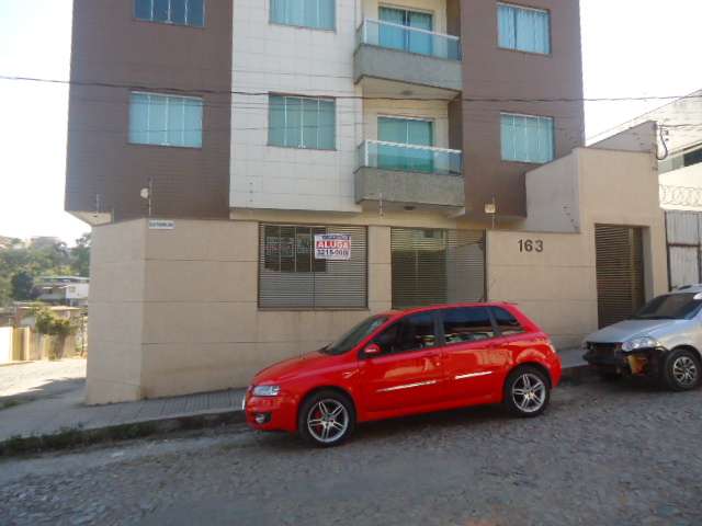 Apartamento com 3 Quartos para Alugar, 100 m² por R$ 800/Mês Espirito Santo, Divinópolis - MG