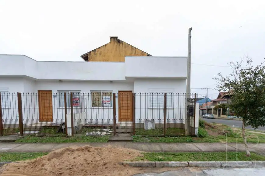 Casa com 2 Quartos para Alugar, 49 m² por R$ 1.200/Mês Rua Ancara, 161 - Espiríto Santo, Porto Alegre - RS