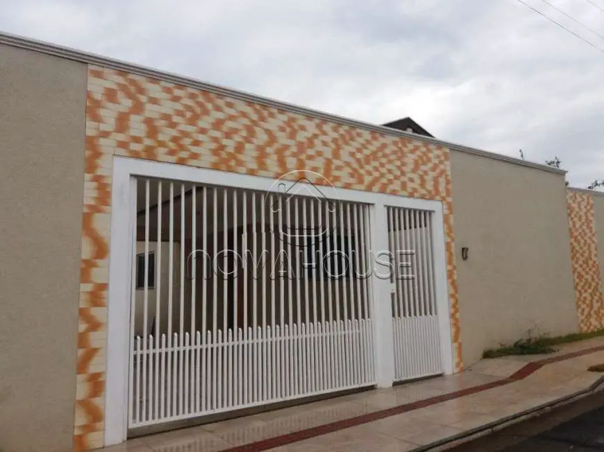 Casa com 3 Quartos à Venda, 160 m² por R$ 330.000 Estrela Dalva, Campo Grande - MS