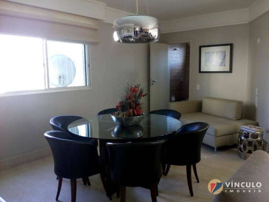 Apartamento com 4 Quartos à Venda, 300 m² por R$ 630.000 Centro, Uberaba - MG