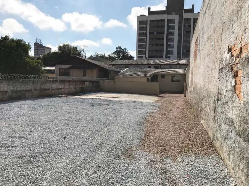 Lote/Terreno para Alugar, 290 m² por R$ 1.200/Mês Rua Atílio Brunetti - Capão Raso, Curitiba - PR