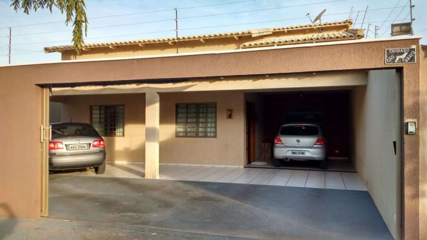 Casa com 4 Quartos à Venda, 260 m² por R$ 350.000 Rua D, 30 - Vl Eduarda, São Luís de Montes Belos - GO