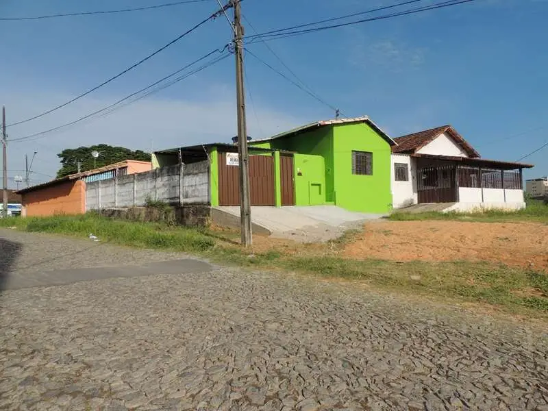 Casa com 2 Quartos para Alugar, 40 m² por R$ 450/Mês Avenida Contorno, 931 - Planalto, Divinópolis - MG