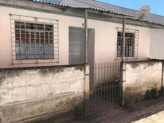 Casa de Condomínio com 2 Quartos para Alugar, 50 m² por R$ 600/Mês Rua William Booth, 765 - Boqueirão, Curitiba - PR