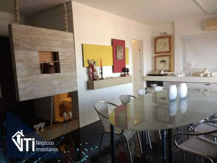 Apartamento com 3 Quartos à Venda, 207 m² por R$ 1.000.000 Vila Flores, Franca - SP