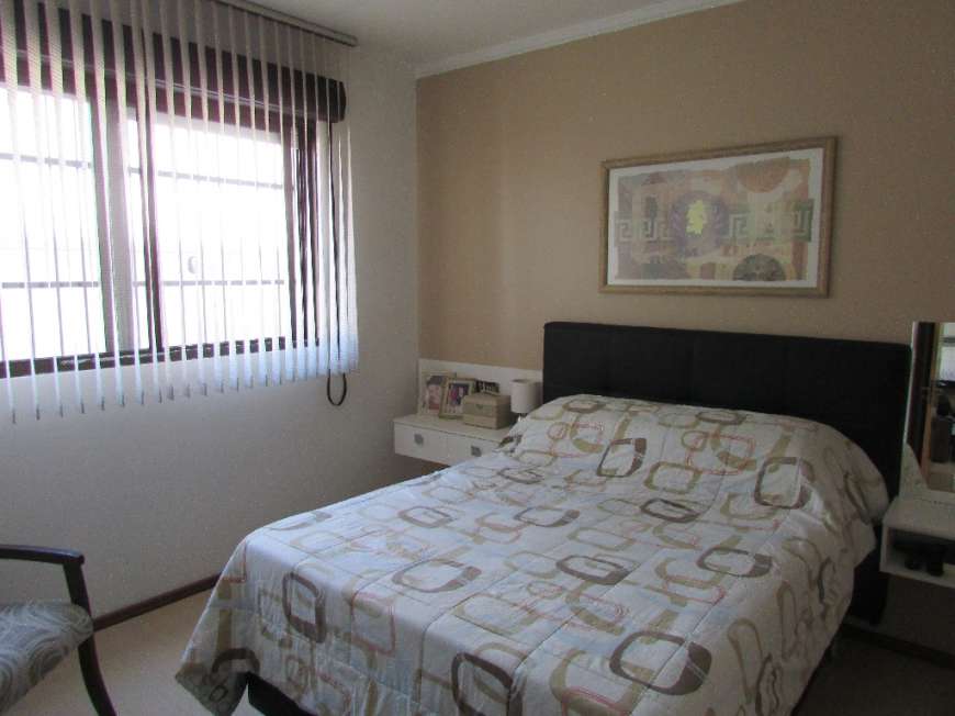 Apartamento com 2 Quartos para Alugar, 65 m² por R$ 1.350/Mês Pio X, Caxias do Sul - RS