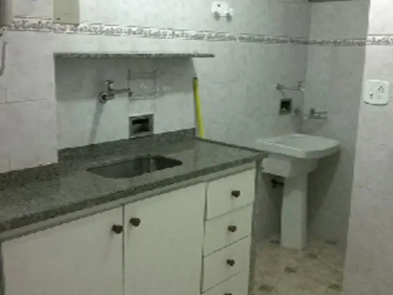 Kitnet com 1 Quarto à Venda, 40 m² por R$ 220.000 Rua Abel, 11 - Icaraí, Niterói - RJ