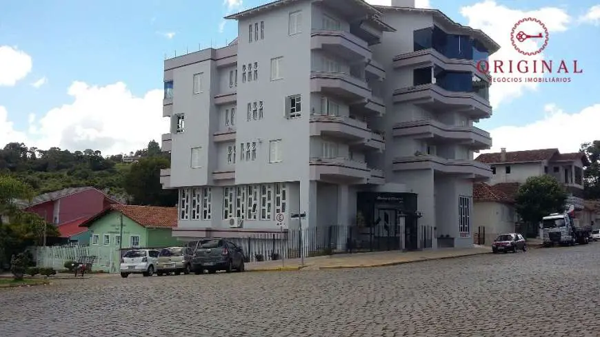 Apartamento com 3 Quartos à Venda, 326 m² por R$ 800.000 Rua José de Alencar - Centro, São Marcos - RS