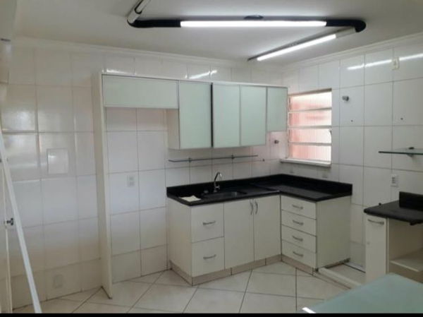Apartamento com 3 Quartos à Venda, 78 m² por R$ 210.000 Avenida Independência, 1 - Setor Leste Vila Nova, Goiânia - GO