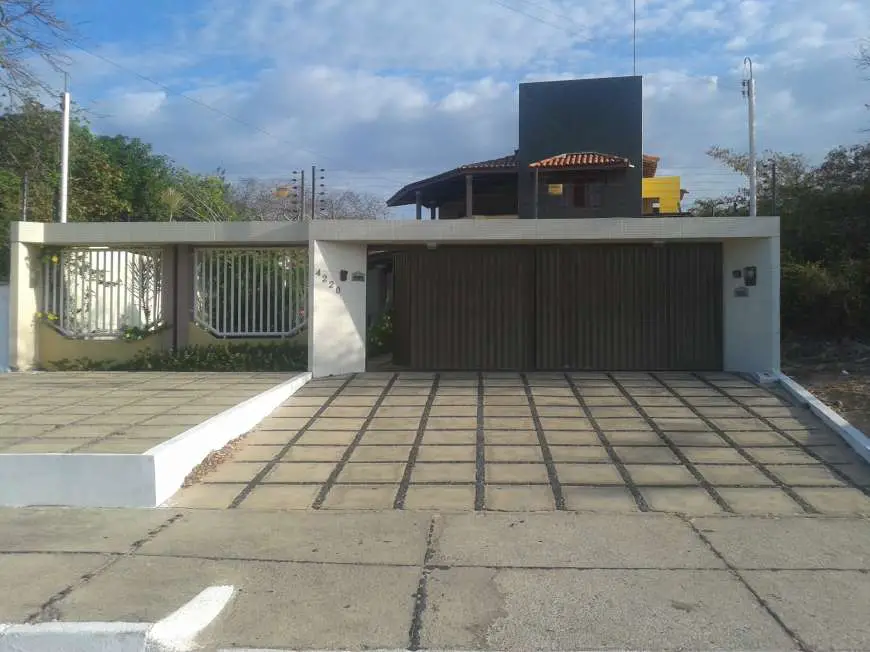 Kitnet com 1 Quarto para Alugar, 60 m² por R$ 350/Mês Avenida Leonardo de Carvalho Castelo Branco, 4220 - Reis Veloso, Parnaíba - PI