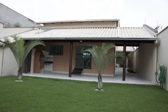 Casa com 3 Quartos à Venda, 194 m² por R$ 398.000 Setor Garavelo, Aparecida de Goiânia - GO