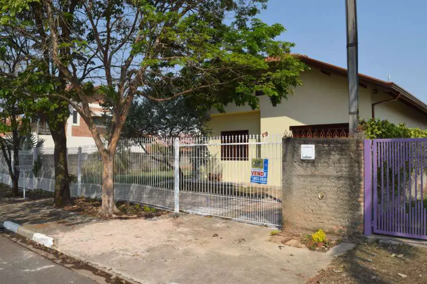 Casa com 3 Quartos à Venda, 108 m² por R$ 630.000 Rua Rota dos Imigrantes, 562 - Centro, Holambra - SP