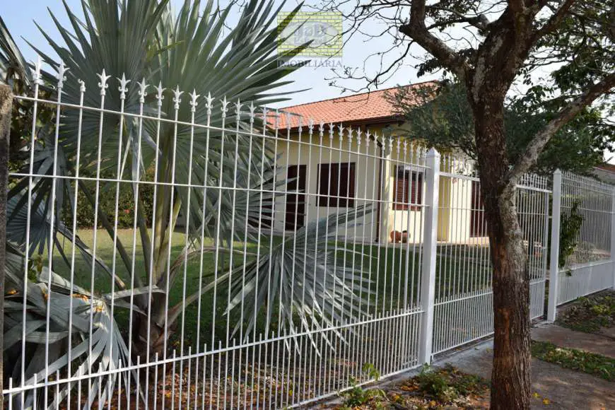 Casa com 3 Quartos à Venda, 108 m² por R$ 630.000 Rua Rota dos Imigrantes, 562 - Centro, Holambra - SP