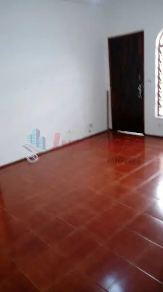Casa com 3 Quartos para Alugar, 100 m² por R$ 1.900/Mês Vila Romero, São Paulo - SP