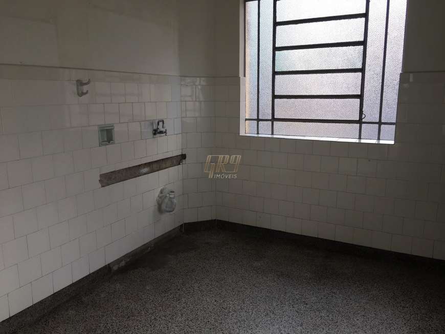 Apartamento com 2 Quartos para Alugar por R$ 990/Mês Rua Nunes Machado, 2350 - Rebouças, Curitiba - PR