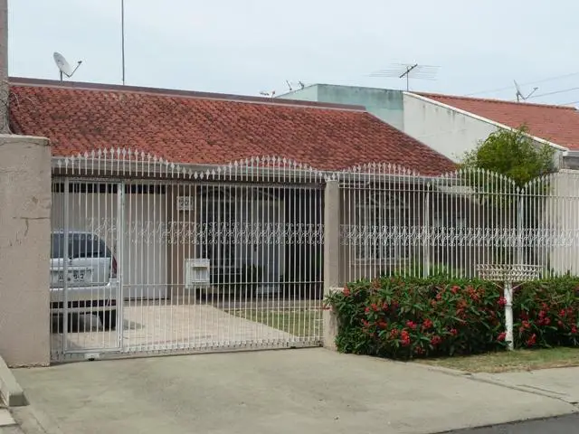 Casa com 3 Quartos à Venda, 166 m² por R$ 475.000 Novo Mundo, Curitiba - PR
