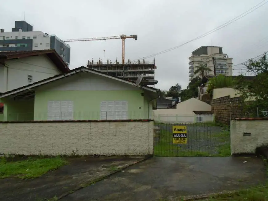 Casa com 2 Quartos para Alugar, 111 m² por R$ 1.500/Mês Rua Coronel Alyre Borges Carneiro, 95 - Atiradores, Joinville - SC
